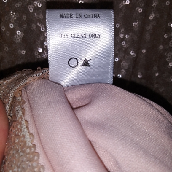 Gold/Blush Sequenced 🎉 Dress - Picture 7 of 7